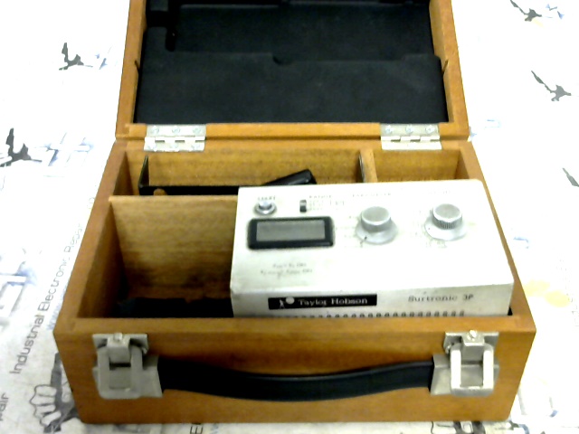 Taylor-Hobson Surtronic 3P industrial electronic unit
