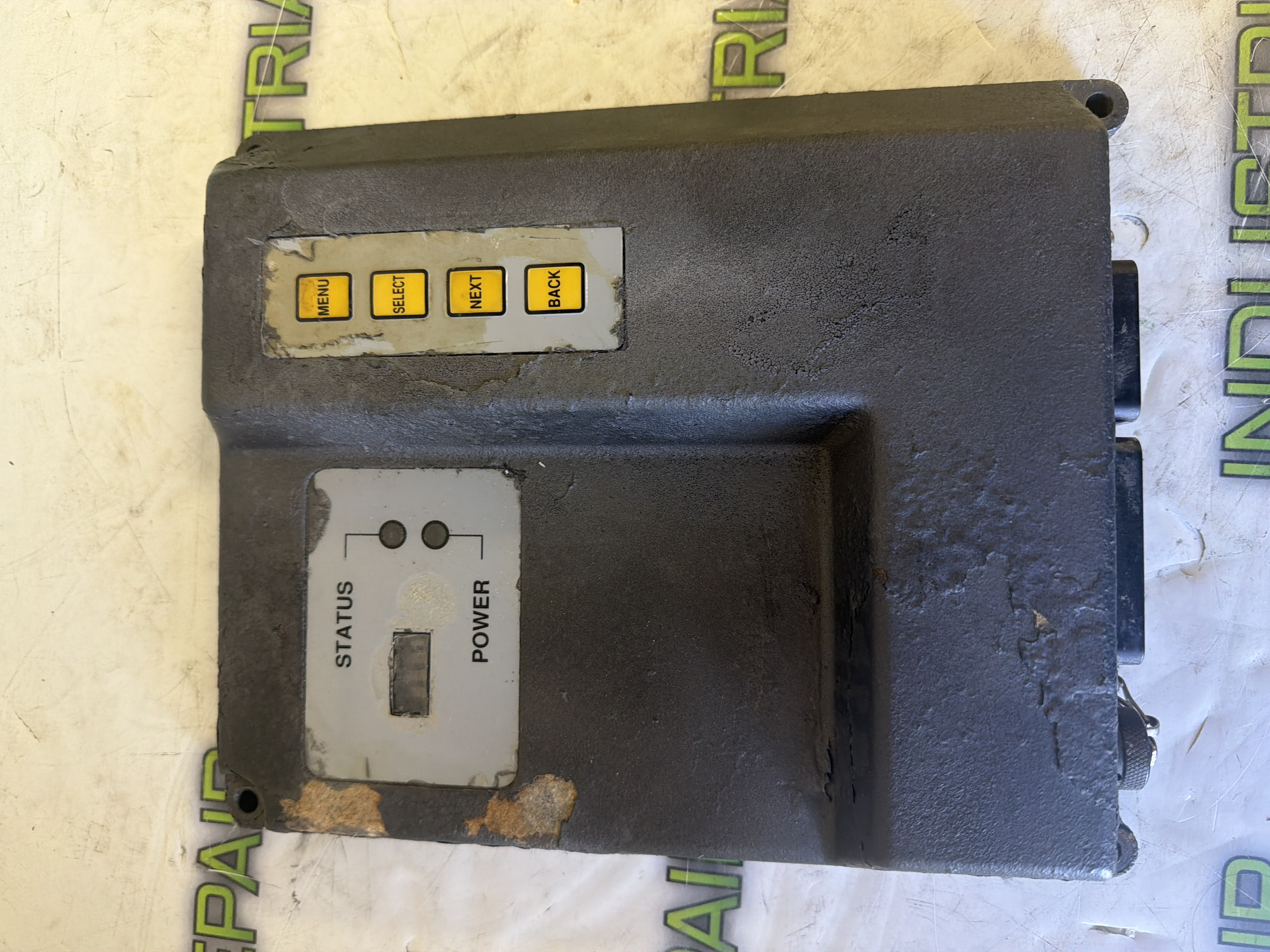 Sauer Danfoss AT224658 industrial electronic unit