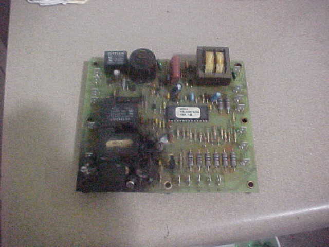 Lennox PGE10A36D100-1PA industrial electronic unit