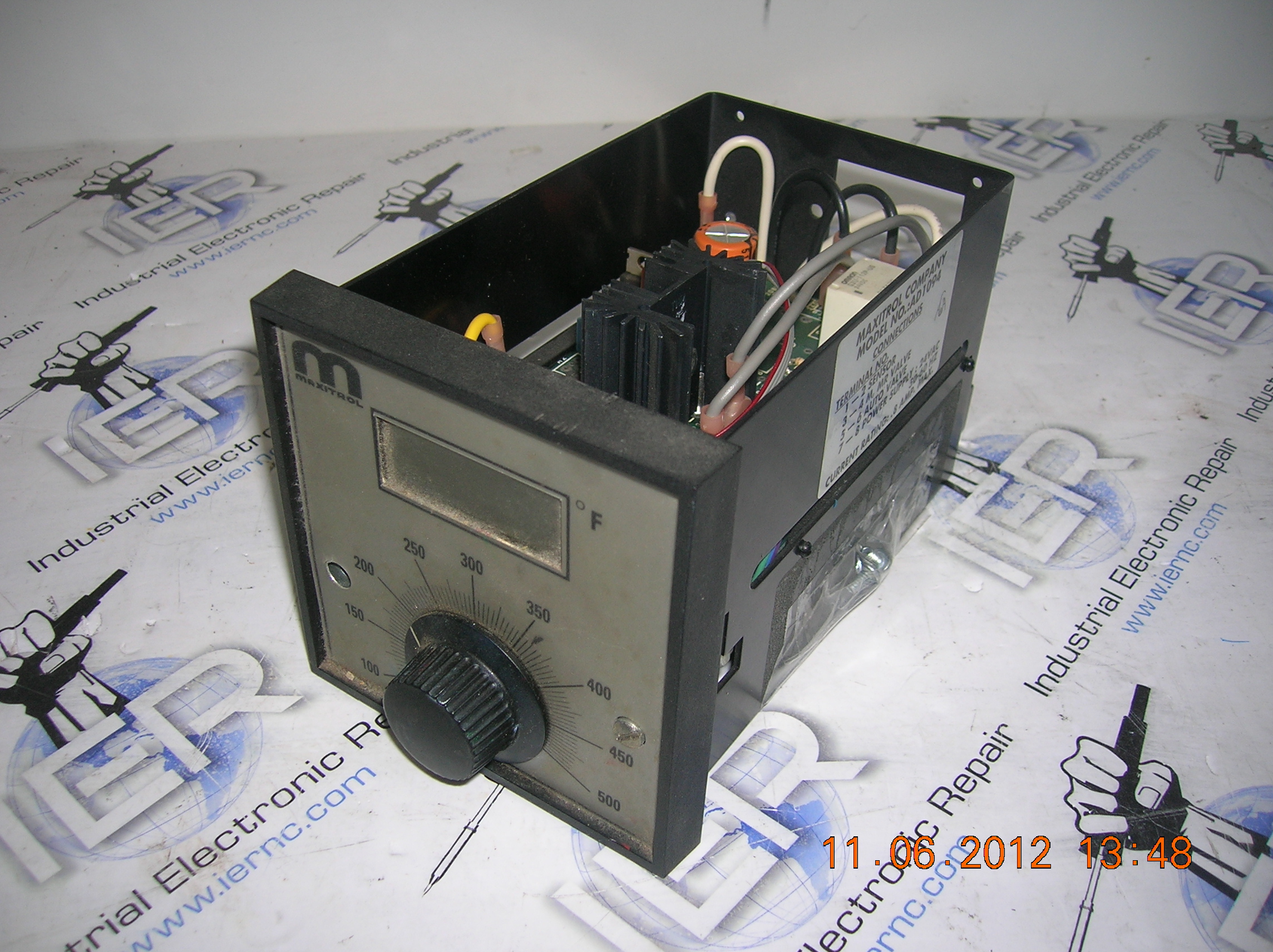 Maxitrol Company AD1094 industrial electronic unit