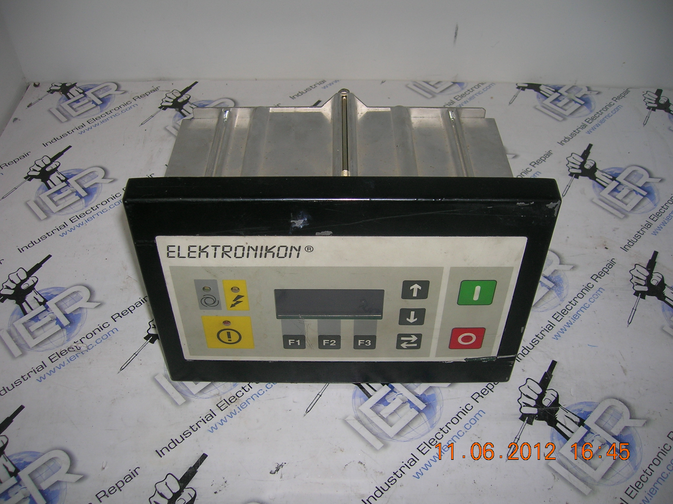 Elektronikon 1900 0700 05 industrial electronic unit